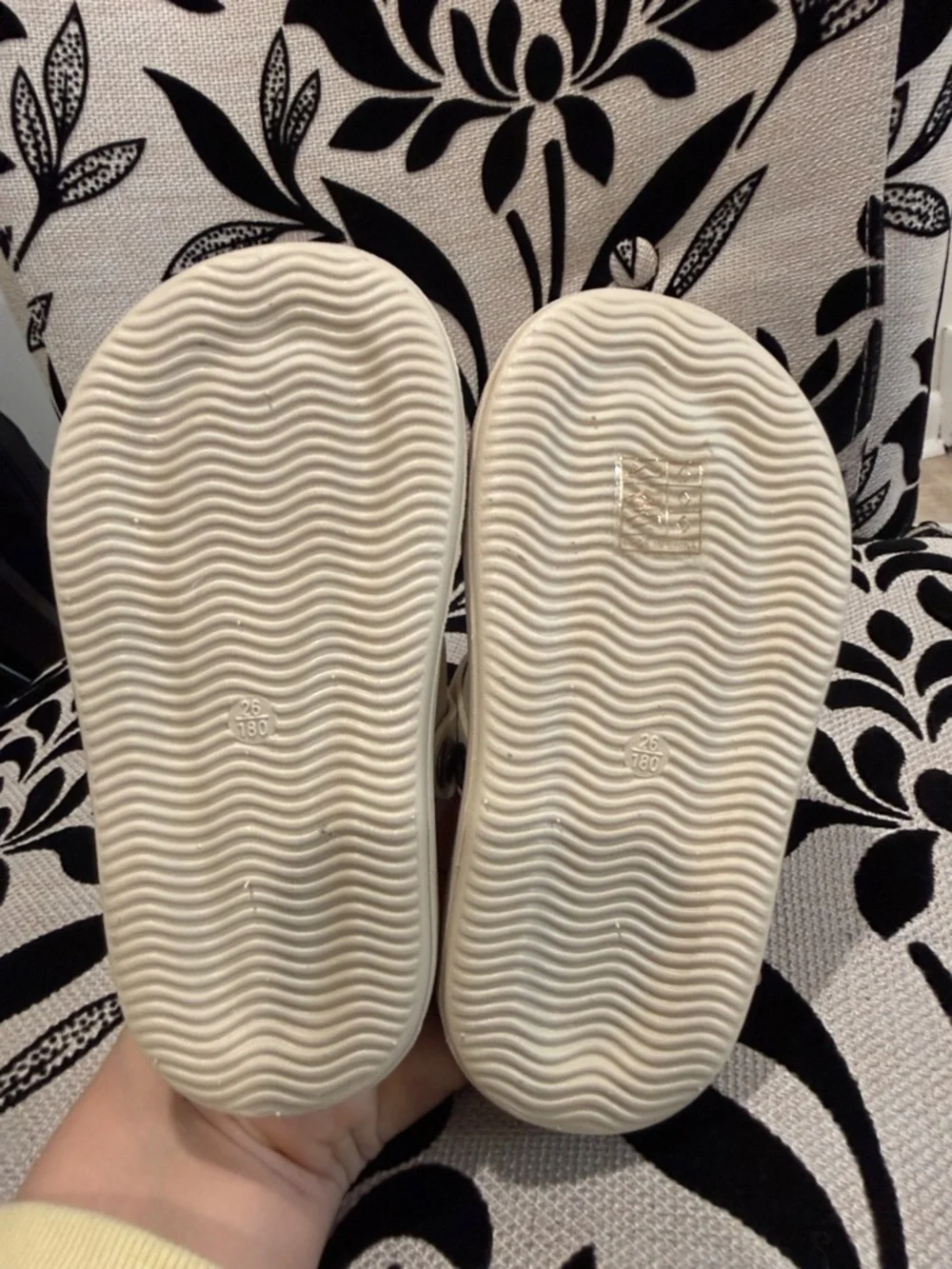 N/A comfortable cream